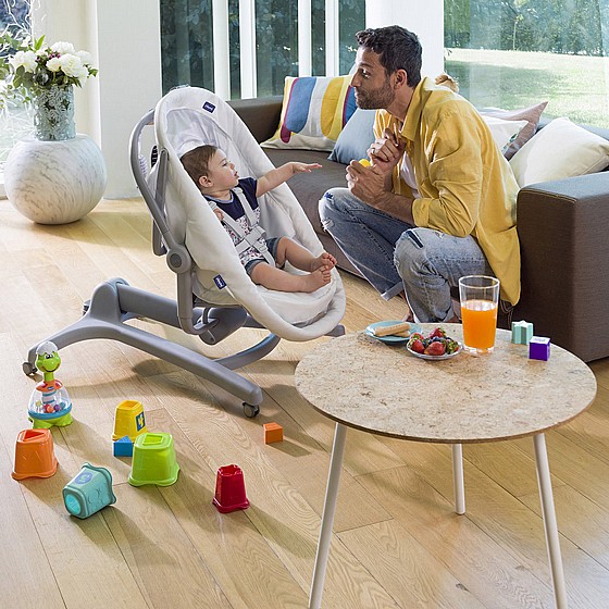 ����� ����� ��� 4 �-1 ���� � Baby Hug 4 In 1 Air ���� Chicco